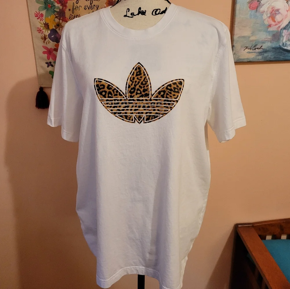 Adidas Trefoil Leopard Print Unisex Tee, Men's L, Women's XL, EUC, Extra Clean